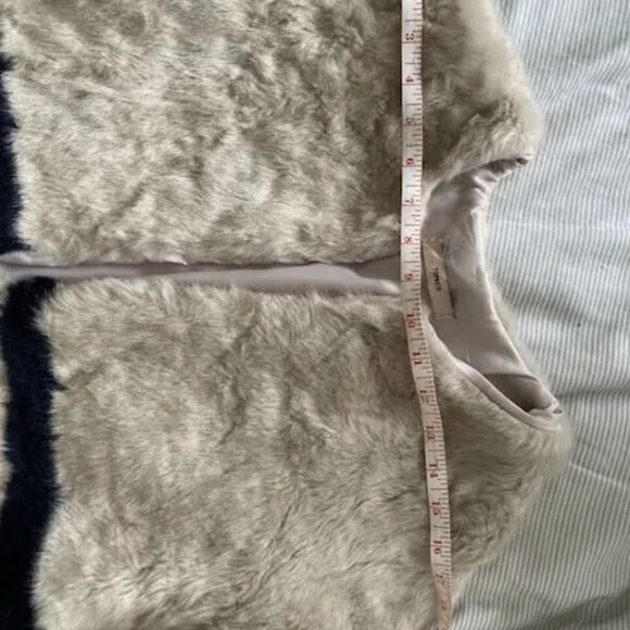 Fuzzy cropped jacket - Picture 4 of 11